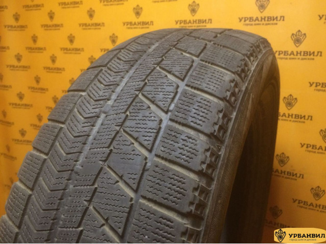 Bridgestone Blizzak VRX 215/65 R16 98S