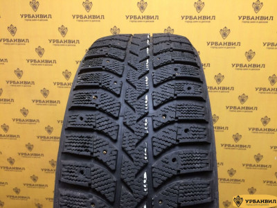 Bridgestone Ice Cruiser 5000 215/55 R16 93T