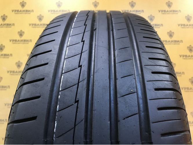 Yokohama BluEarth AE50 SUV 215/65 R16 98H