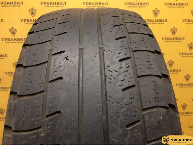 Roadstone Winguard Ice 215/55 R17 94Q