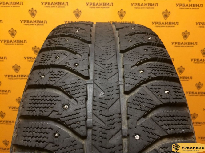 Bridgestone Ice Cruiser 7000 215/60 R16