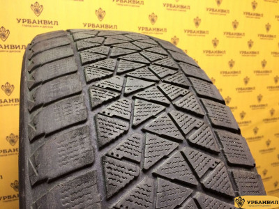 Bridgestone Blizzak DM-V2 235/55 R18 100T