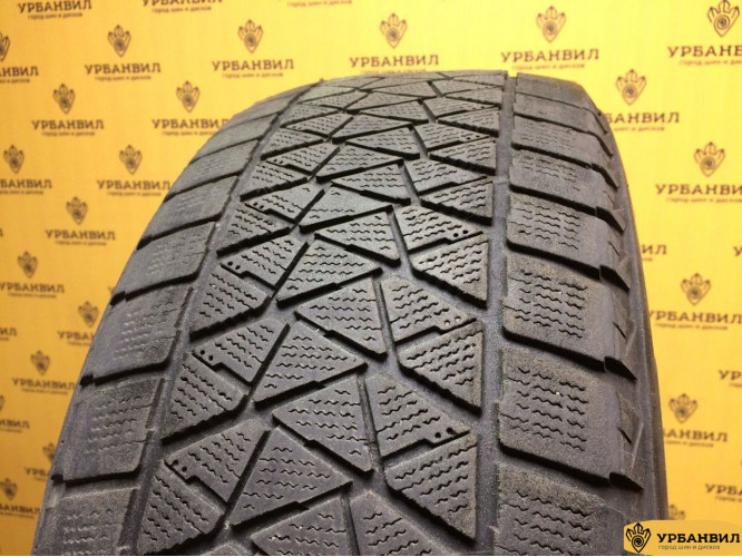 Bridgestone Blizzak DM-V2 235/55 R18 100T