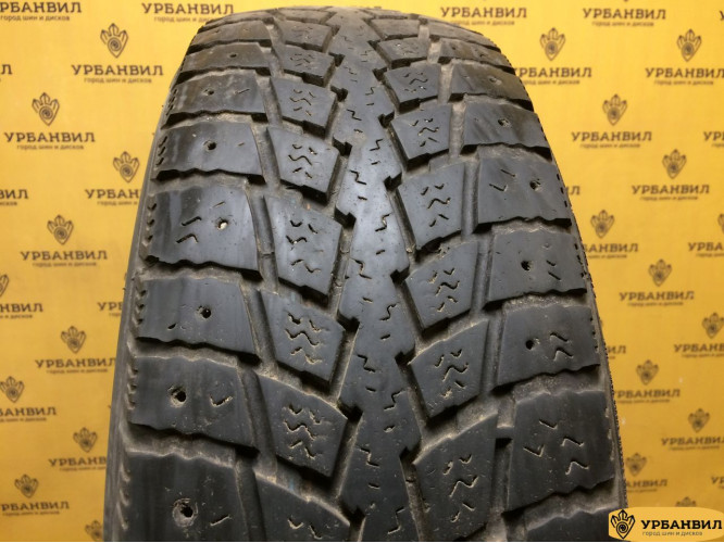 Kumho Power Grip KC11 215/65 R16C 109/107H