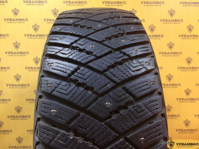 Goodyear ultragrip ice Arctic 215/65 R16 98T